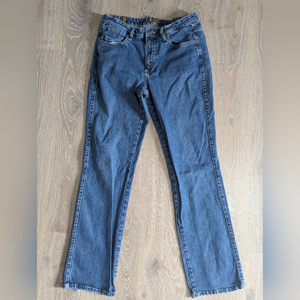 Wrangler Aura Classic Blue Straight Leg Women's 12 Regular Rise‎ Denim Jeans